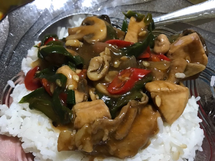 Langkah Mudah untuk Menyiapkan Ayam Jamur Lada Hitam dengan Saori, Enak