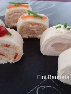 Una foto de Rollitos de pan de molde