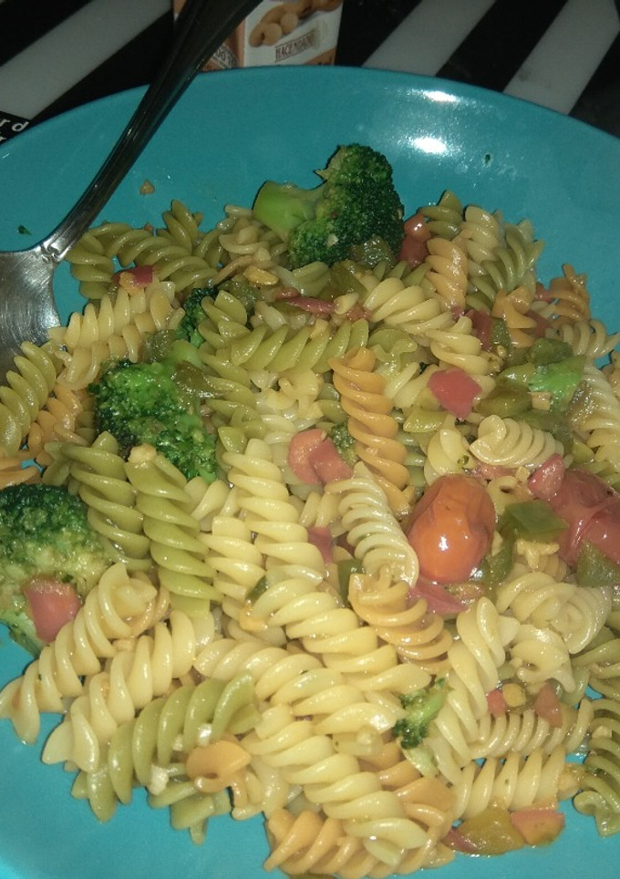 Una foto de Macarrones con verduras a la soja
