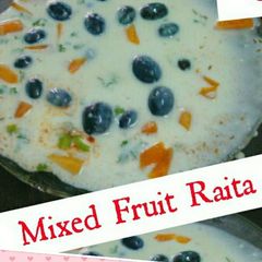 A picture of Mixed fruit raita.