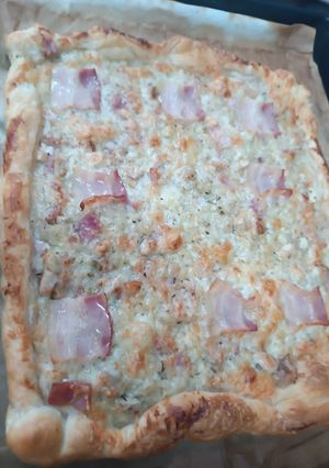 Una foto de Hojaldre de parmesano y bacon