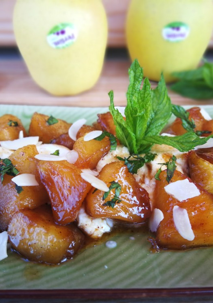 Una foto de Mató con manzana caramelizada al vermut