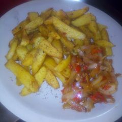 Chips and onions source A picture of Chips and onions source.