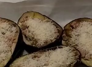 Foto de Berinjela recheada com atum