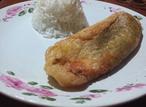 Una foto de Chiles rellenos de agua con quesillo