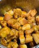 Thịt kho tàu trứng cút