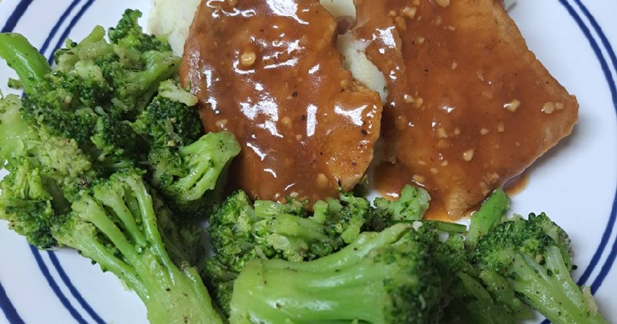 Slow Cooker BBQ PORK CHOPS, Great Hall Feast