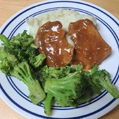 A picture of Slow Cooker BBQ Pork Chops.