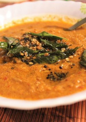 A picture of Tomato Coconut Chutney.