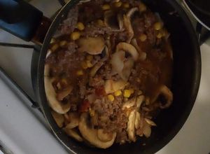 Una foto de Spaghetti con carne y champiñones