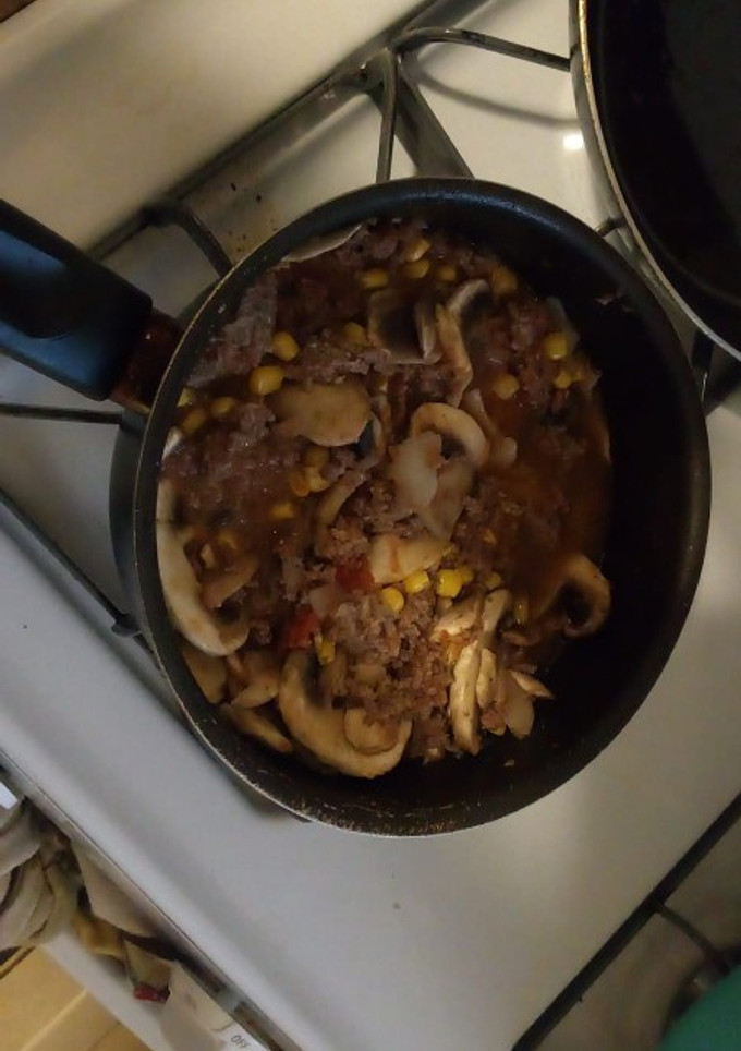 Una foto de Spaghetti con carne y champiñones