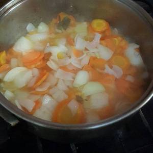 Ensalada cocida zanahorias y cebolla