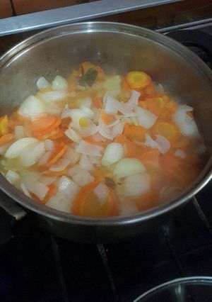 Una foto de Ensalada cocida zanahorias y cebolla