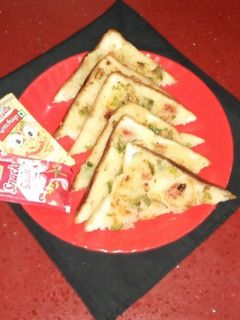 सूजी टोस्ट (sooji toast recipe in Hindi) रेसिपी मुख्य फोटो