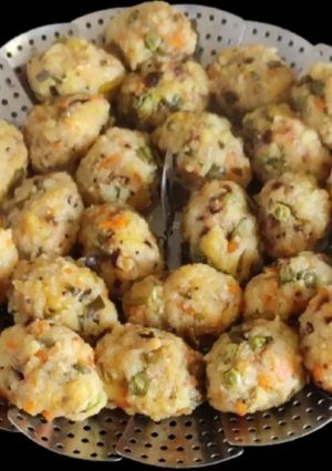 A picture of Poha dumplings.