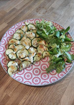 Une photo de Tarte fine thon, courgette, chèvre frais