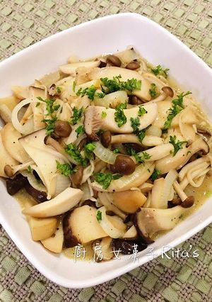 奶油菇菇 的食譜成品照片