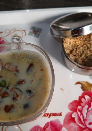 मसाला दूध(masala dudha recipe in hindi) रेसिपी मुख्य फोटो