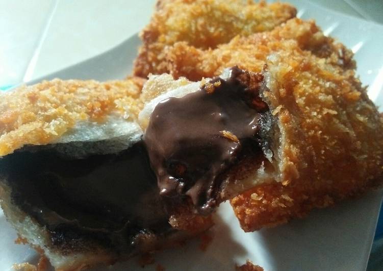 94. Fried Toast with choco hazelnut filling