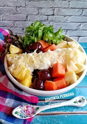 Foto resep Salad buah pepaya tabur keju dan tips cuci anggur