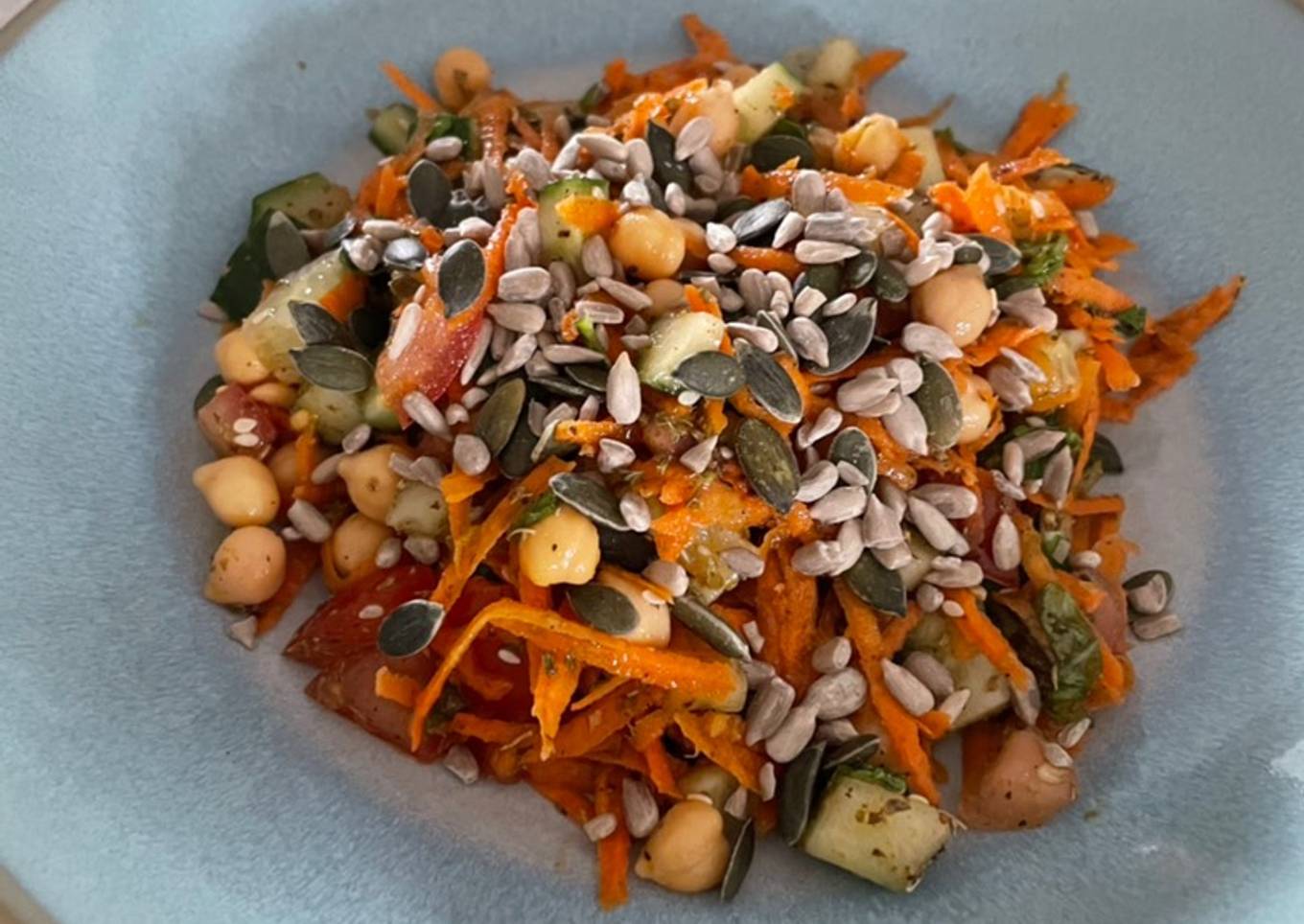 Chickpea & Zaatar Fridge Forage Salad 🥗