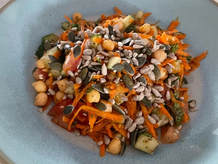 Easy Steps Make|Recipe} Chickpea &amp;amp; Zaatar Fridge Forage Salad 🥗 Anti-Fail