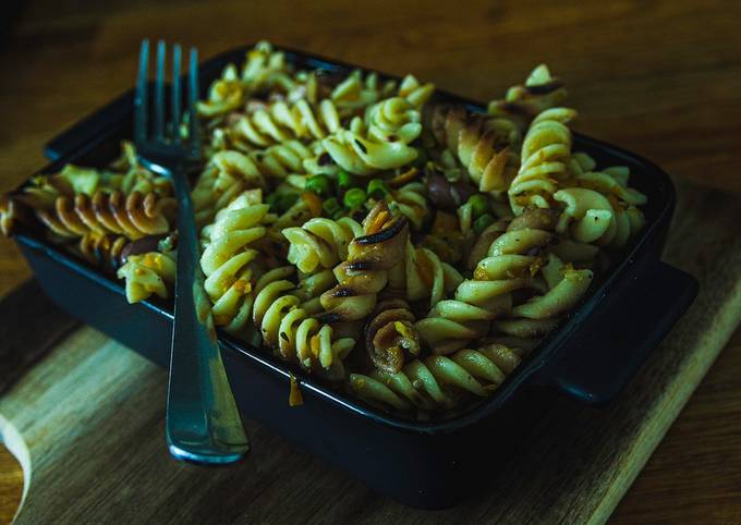 Dry Roasted Fussili in sautéed vegetables