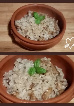 Una foto de Arroz integral con champiñones 🍚😍