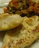 Pechuga de pollo fileteada con verduras