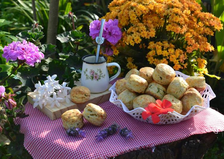 Scones de parmesano, queso azul y ciboulette😃