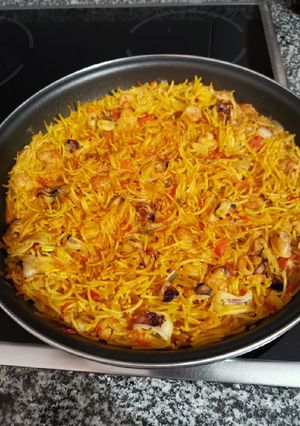 Una foto de Fideuá de calamares y gambas