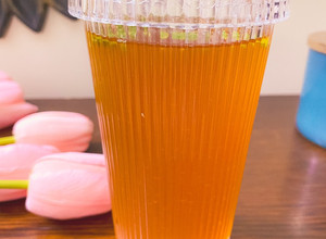 A picture of Summer favorite Lemon iced tea.
