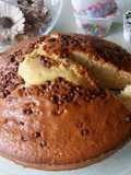 Bizcocho de yogurt con bolitas chocolateadas