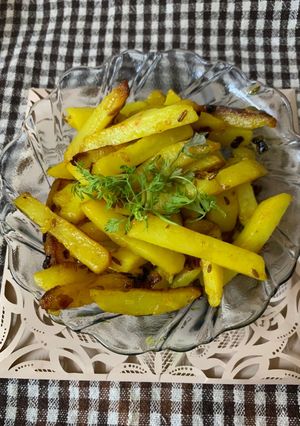 आलू की भुजिया (aloo ki bhujiya recipe in Hindi) रेसिपी मुख्य फोटो