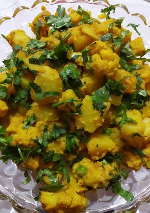 A picture of Gobi Aloo Posto.