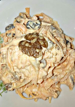 Foto resep Simple Carrot, Walnut & Raisin Salad