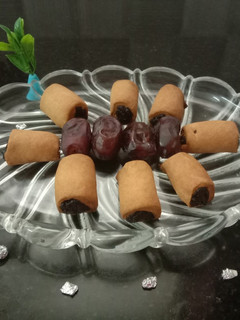 டேட்ஸ் ரோல் குக்கிஸ்.. (Dates roll cookies recipe in tamil) செய்முறை முக்கிய புகைப்படம்