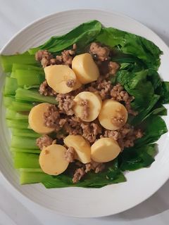 รูปของ "ผักกวางตุ้งราดเต้าหู้หมูสับน้ำมันหอย"🥬🐷🥣