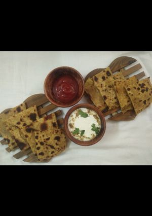 A picture of Aloo Paneer Paratha.