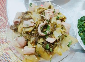 Hình của món Lòng già xào dưa.