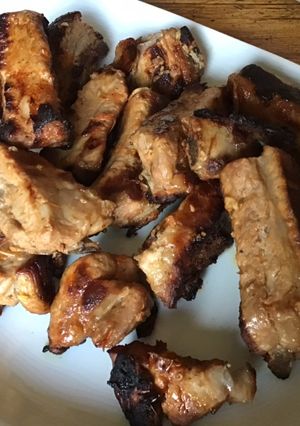 Une photo de Ribs de porc marinés et grillés à la plancha
