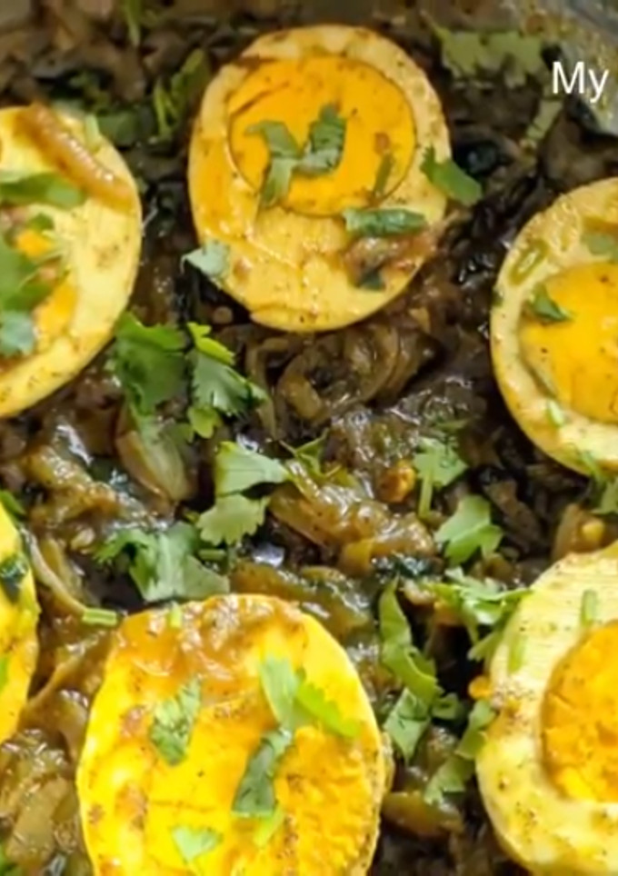 முட்டை மிளகு மசாலா(egg pepper masala recipe in tamil) செய்முறை முக்கிய புகைப்படம்