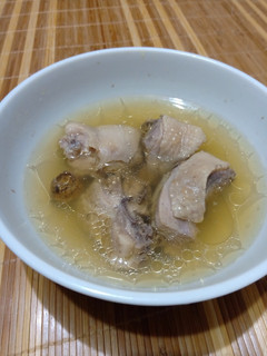 綠茶燉雞湯(低醣生酮餐)(簡單料理)(電鍋料理) 的食譜成品照片