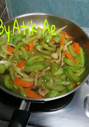 Foto resep Tumis sayur seledri, wortel dan jamur (saos tiram)