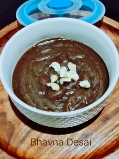 રાગી પોરીેજ.(Ragi Porridge Recipe In Gujarati.) રેસીપી મુખ્ય ફોટો