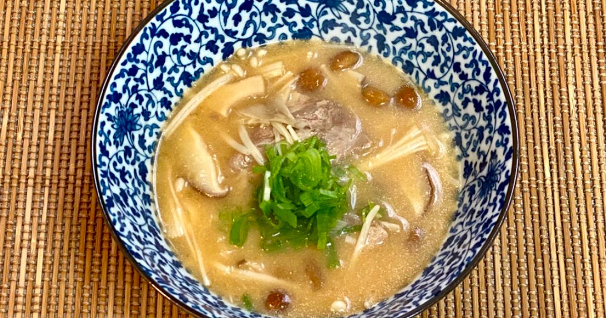Japanese Mushroom Miso Soup Recipe by Aunty Eikos international cuisine experience - Cookpad Japanese Mushroom Miso Soup Recipe... 