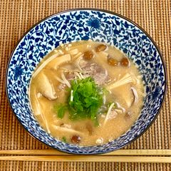 A picture of Japanese Mushroom Miso Soup.