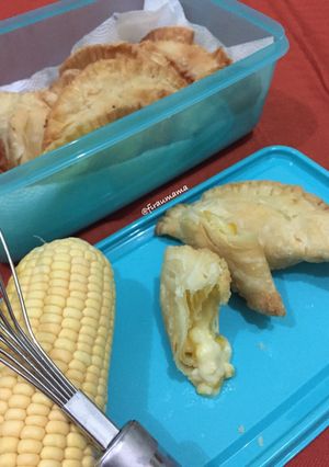 Foto resep Crispy puff with sweet corn vla (with pict step by step)