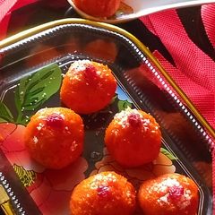 A picture of Papaya laddu.