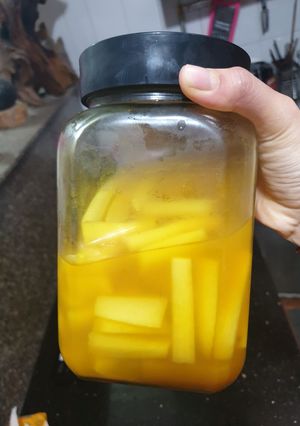 Hình của món Củ cải muối vàng.